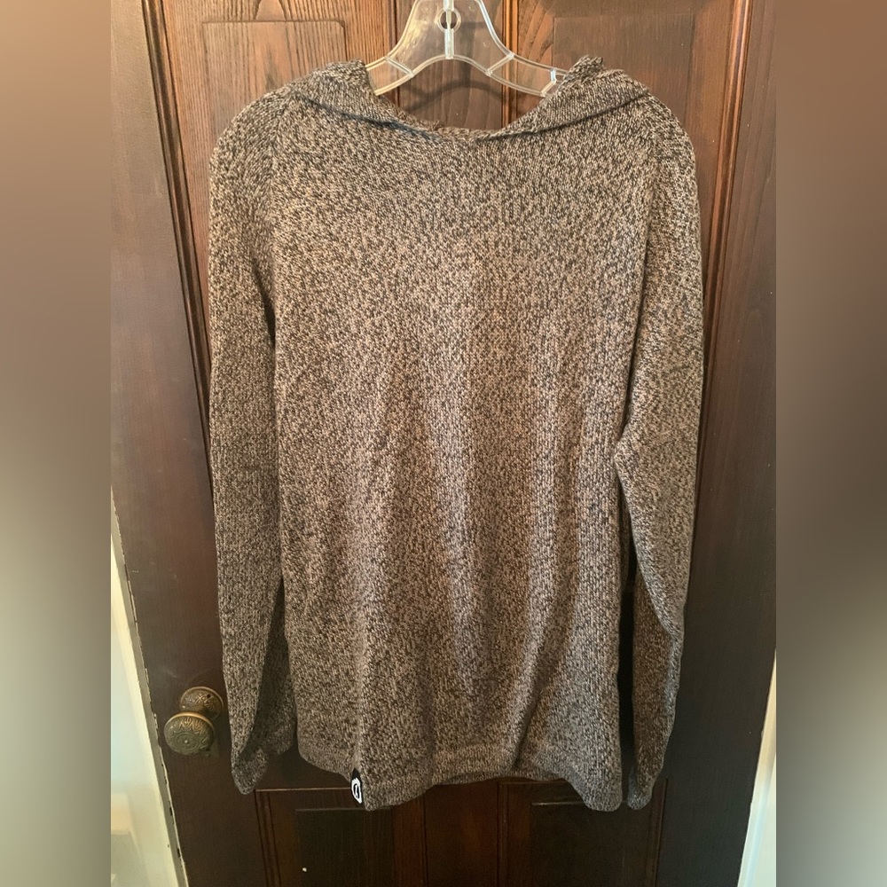 Paka knit sweater